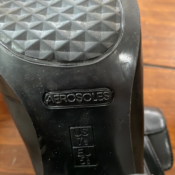 Aerosoles black leather heels (sz 7 1/2) - Picture 6 of 14